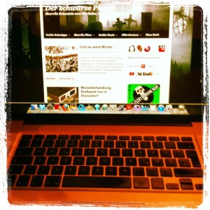 Mein Blog "Der schwarze Planet" auf einem damals beliebten Laptop der Firma Apple - anno 2013