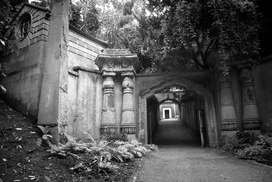Ägyptische Allee - Highgate Cemetery (Foto: Bea v.T.)
