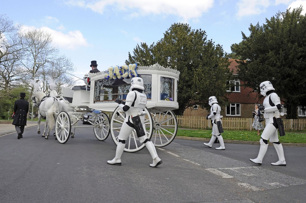 Star-Wars-Beerdigung von Jack Robinson (Foto: www.mirror.co.uk)