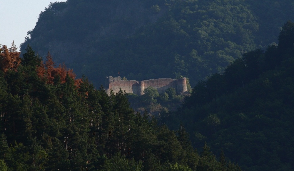 Praktisch uneinnehmbar, die Festung und Fluchtburg von Graf Dracula - Burg Poenari