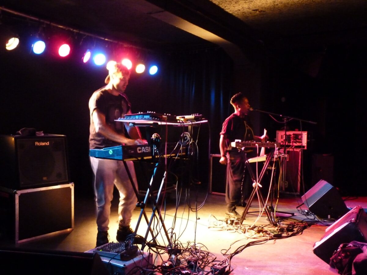 Light Asylum live in Frankfurt 08.06.2012 » Der schwarze