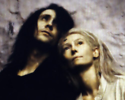 Only Lovers Left Alive (2013)