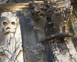 Der Pestfriedhof von Rouen rosa-crux-symbol